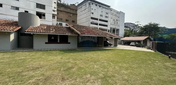 Imóvel Comercial com 5 Quartos para alugar, 300m² no Morin, Petrópolis