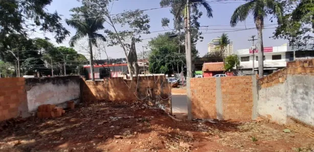 Lote/Terreno à venda, 300m² no Centro, Araraquara