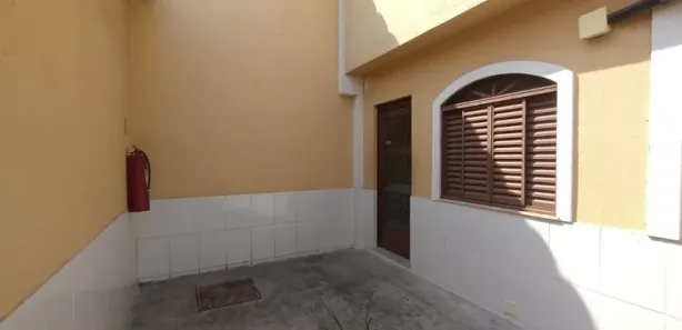 Casa com 2 Quartos para alugar, 10m² no Centro, Nova Iguaçu