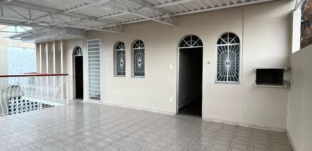 Sobrado com 3 Quartos à venda, 200m² no Adrianópolis, Manaus