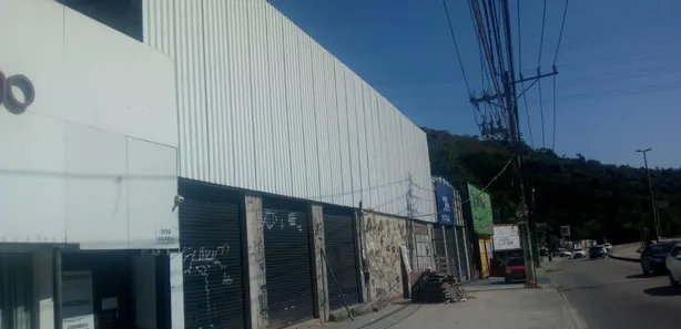 Ponto Comercial para alugar, 240m² no Praça Seca, Rio de Janeiro