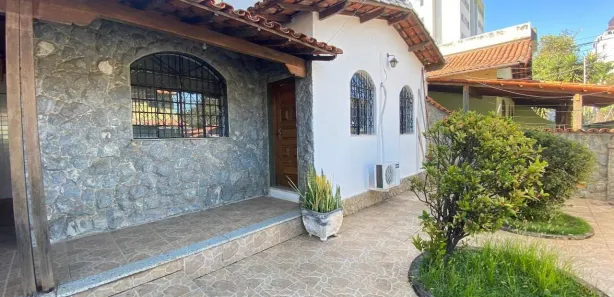 Casa com 3 Quartos para alugar, 320m² no Indaiá, Belo Horizonte