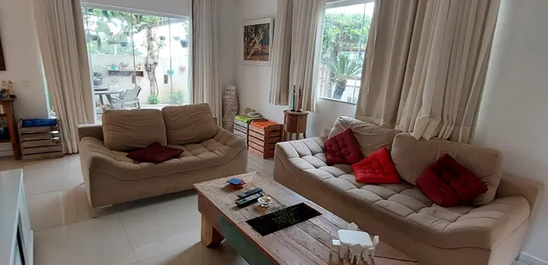 Casa de Condomínio com 3 Quartos para alugar, 200m² no Peró, Cabo Frio