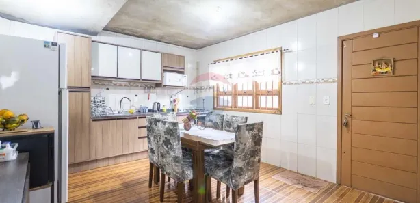 Sobrado com 3 Quartos à venda, 200m² no Jardim do Bosque, Cachoeirinha