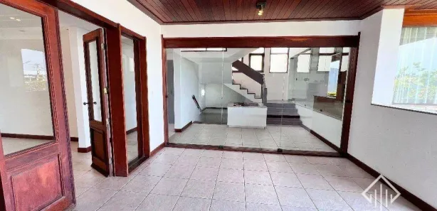 Casa de Condomínio com 5 Quartos para alugar, 471m² no Jaguaribe, Salvador