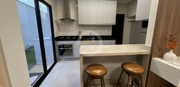 Sobrado com 3 Quartos para alugar, 154m² no Vila Rosa, Goiânia
