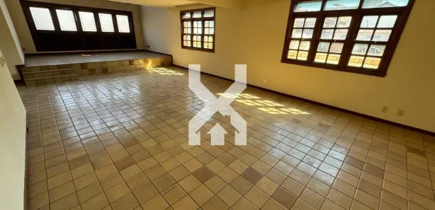 Imóvel Comercial com 7 Quartos para alugar, 640m² no Santa Tereza, Belo Horizonte