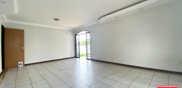 Casa com 3 Quartos para alugar, 250m² no Setor Habitacional Jardim Botânico, Brasília