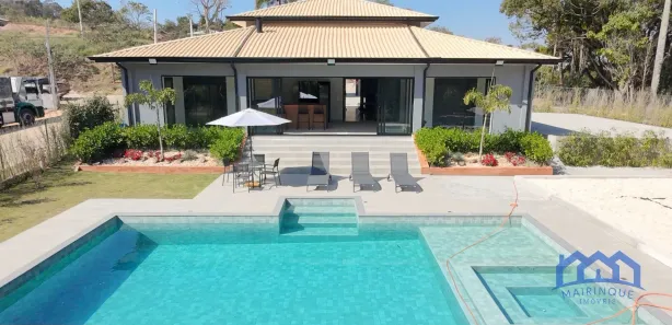 Fazenda/Sítio com 4 Quartos à venda, 1300m² no , Mairinque