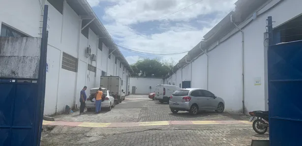 Galpão/Depósito/Armazém para alugar, 300m² no Caminho das Árvores, Salvador