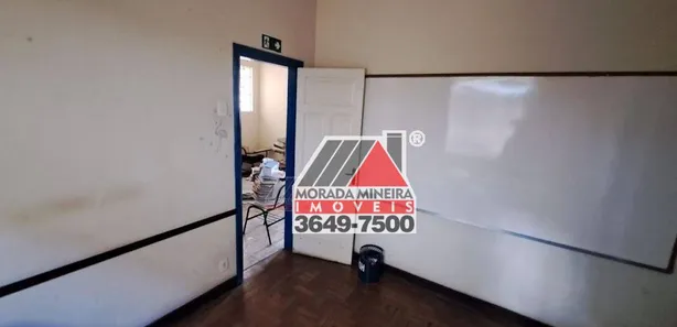 Casa com 9 Quartos para alugar, 360m² no São João Batista, Santa Luzia