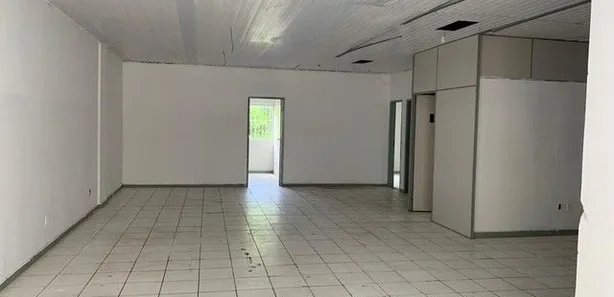 Sala Comercial para alugar, 138m² no Acupe de Brotas, Salvador