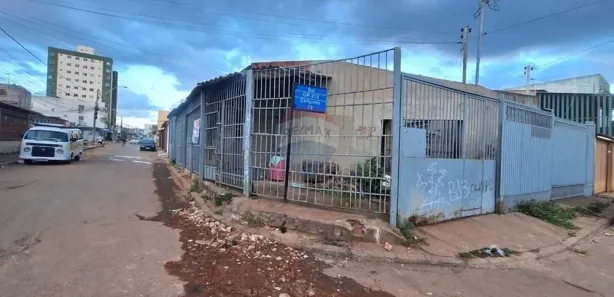 Casa com 5 Quartos à venda, 180m² no Samambaia Sul, Brasília