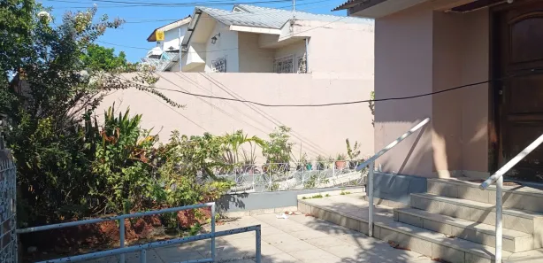 Casa com 3 Quartos à venda, 366m² no São Jorge, Manaus