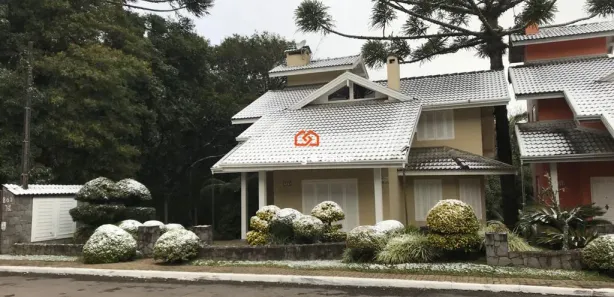 Casa de Condomínio com 3 Quartos à venda, 137m² no Planalto, Gramado