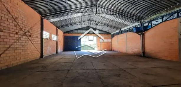 Galpão/Depósito/Armazém para alugar, 460m² no Pedro do Rio, Petrópolis