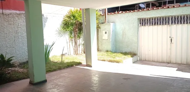 Casa com 4 Quartos para alugar, 200m² no Santa Tereza, Belo Horizonte