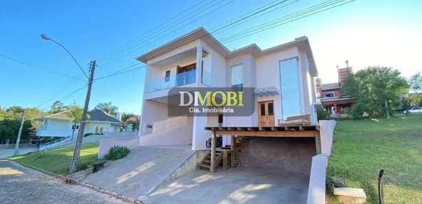 Sobrado com 3 Quartos para alugar, 270m² no Jansen, Gravataí