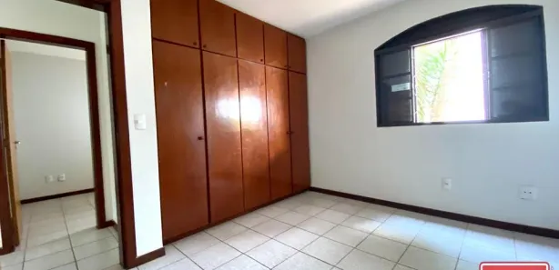 Casa com 3 Quartos para alugar, 250m² no Setor Habitacional Jardim Botânico, Brasília