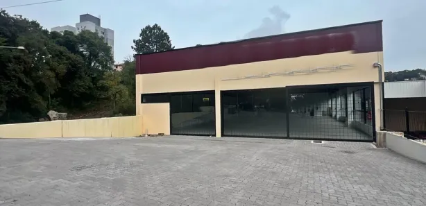 Ponto Comercial para alugar, 400m² no Cruzeiro, Caxias do Sul