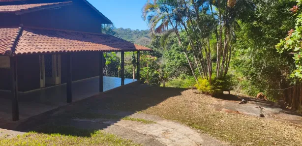 Fazenda/Sítio com 3 Quartos para alugar, 64m² no Condomínio Parque dos Cisnes, Goiânia