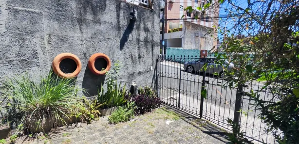Casa com 4 Quartos para venda ou aluguel, 400m² no Vila Laura, Salvador