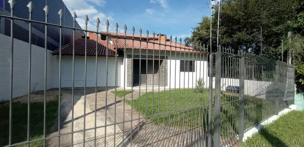 com 3 Quartos para venda ou aluguel, 230m² no Igara, Canoas