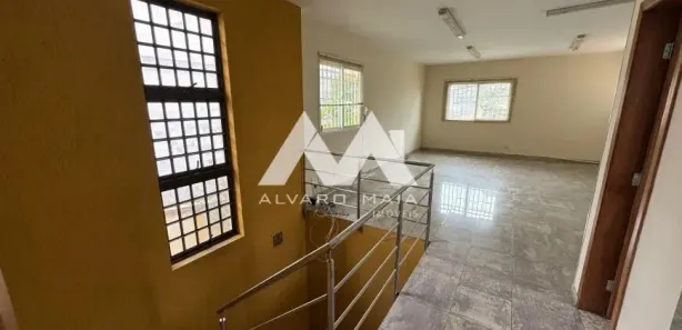Imóvel Comercial com 5 Quartos para alugar, 300m² no Serra, Belo Horizonte