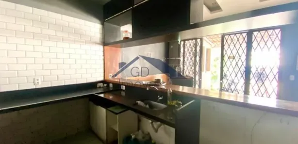 Ponto Comercial para venda ou aluguel, 50m² no Quarteirão Brasileiro, Petrópolis