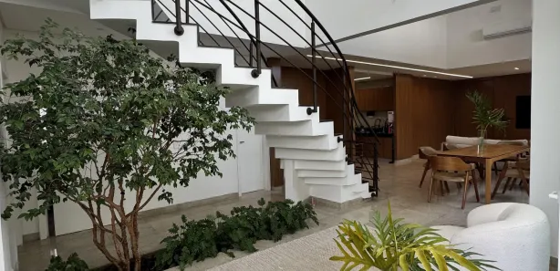Casa com 5 Quartos para alugar, 280m² no Jardins Valência, Goiânia