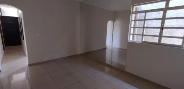 Casa com 3 Quartos para alugar, 200m² no Santa Efigênia, Belo Horizonte