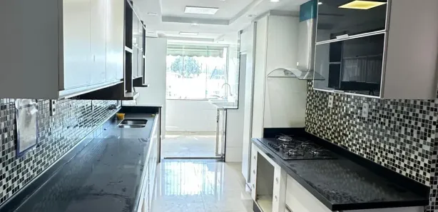 Apartamento com 4 Quartos para venda ou aluguel, 320m² no Campo Grande, Rio de Janeiro