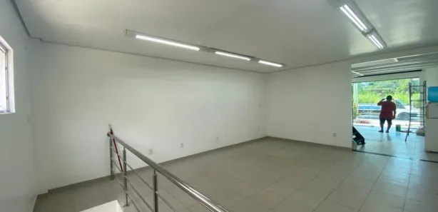 Sala Comercial para alugar, 150m² no Chapada, Manaus
