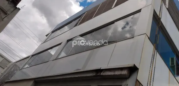 Sala Comercial com 3 Quartos à venda, 330m² no Setor Aeroporto, Goiânia