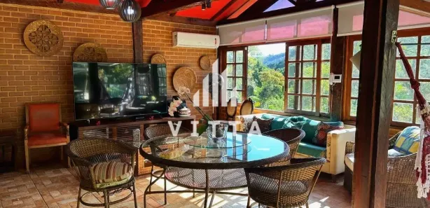 Casa com 4 Quartos para alugar, 1380m² no Cuiabá, Petrópolis