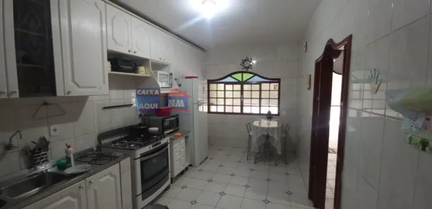 Sobrado com 4 Quartos à venda, 340m² no Taguatinga Norte, Brasília