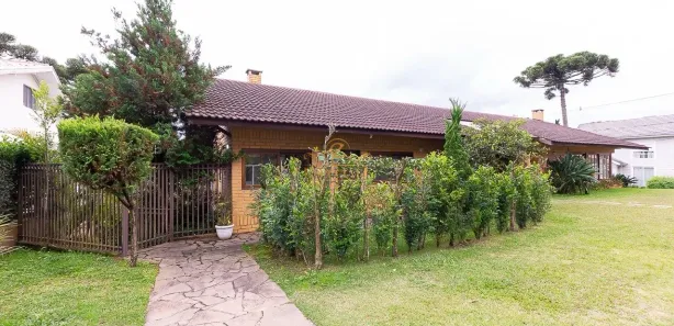 Casa de Condomínio com 4 Quartos para alugar, 297m² no Tanguá, Almirante Tamandaré