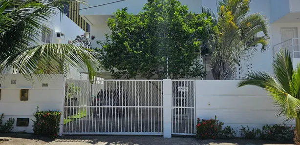 Sobrado com 4 Quartos à venda, 210m² no Ponta Negra, Natal