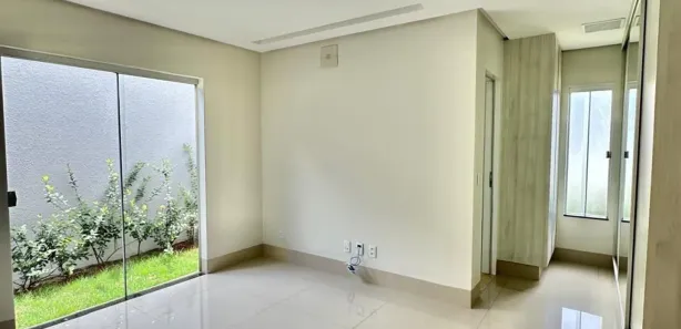 Casa com 3 Quartos para venda ou aluguel, 260m² no Jardins Valência, Goiânia