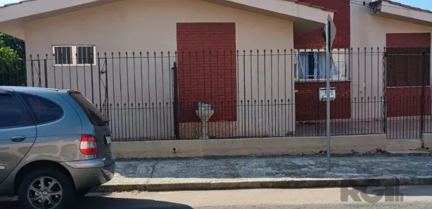 Casa com 3 Quartos à venda, 330m² no Vila Princesa Izabel, Cachoeirinha