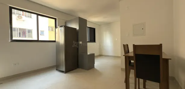Kitnet com 1 Quarto para alugar, 25m² no Zona 07, Maringá