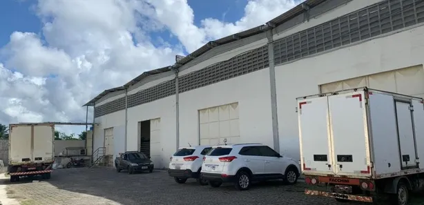 Galpão/Depósito/Armazém para alugar, 270m² no Buraquinho, Lauro de Freitas