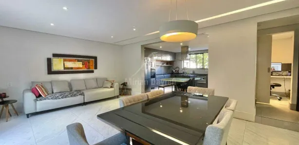 Casa com 5 Quartos para alugar, 320m² no Santo Antônio, Belo Horizonte
