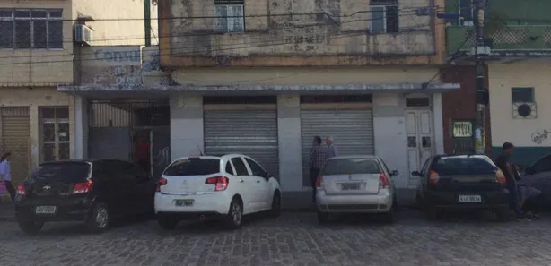Ponto Comercial para alugar, 240m² no Mares, Salvador