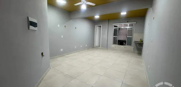 Sala Comercial para alugar, 28m² no Macuco, Santos