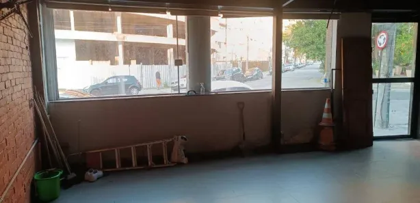 Ponto Comercial para alugar, 140m² no Vila Valqueire, Rio de Janeiro