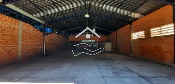 Galpão/Depósito/Armazém para alugar, 460m² no Pedro do Rio, Petrópolis