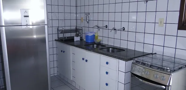 Casa com 4 Quartos para alugar, 200m² no Centro, Camaçari