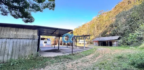 Galpão/Depósito/Armazém para alugar, 650m² no Quarteirão Brasileiro, Petrópolis