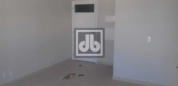 Sala Comercial à venda, 25m² no São Domingos, Niterói